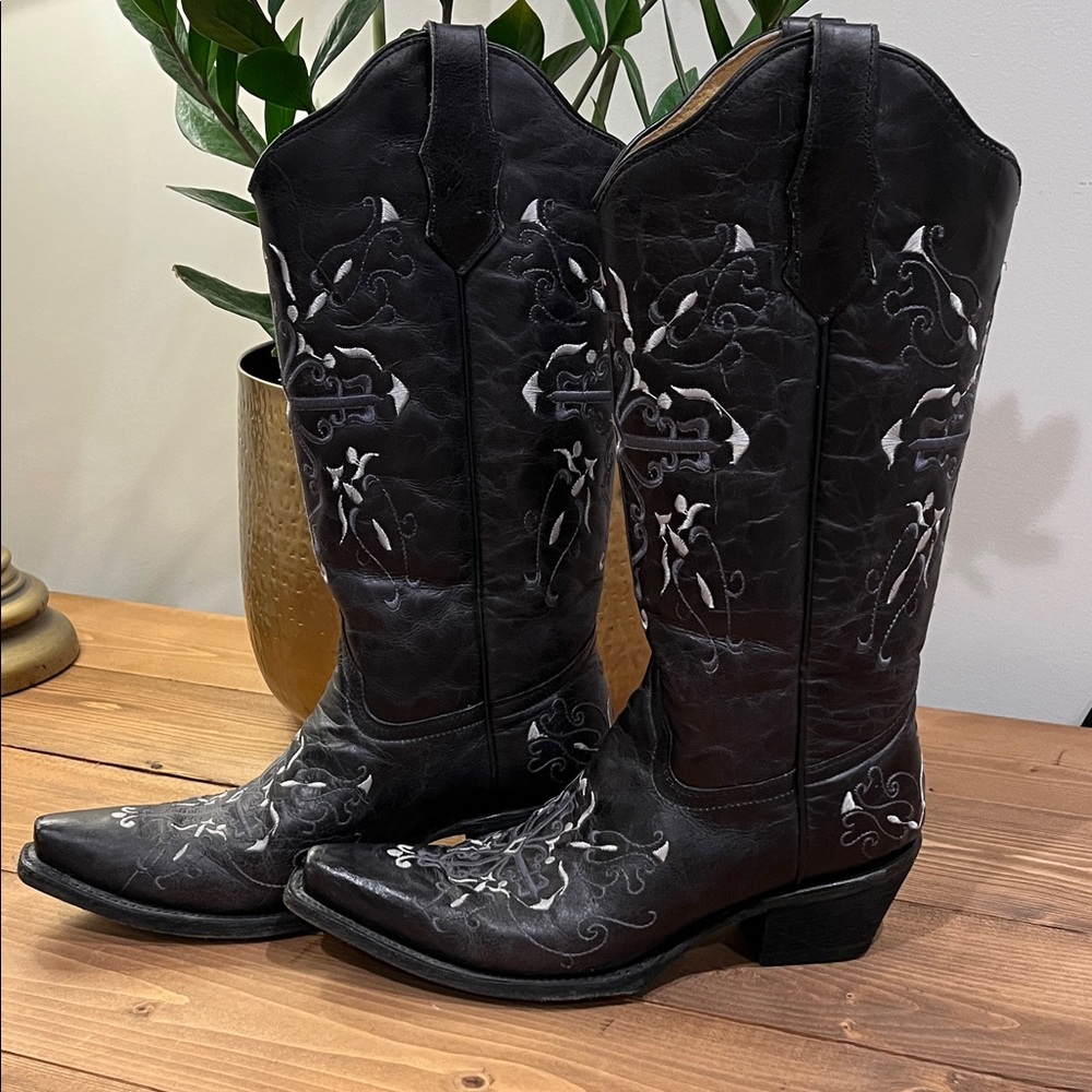 Circle G Black Floral Heeled Boots